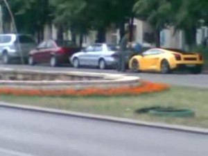 Lamborghini Gallardo spalat cu galeata