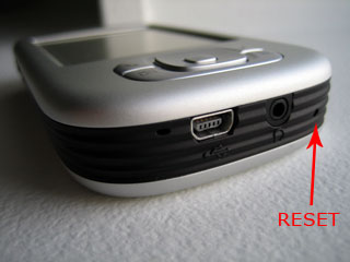 Qtek S100 reset hole