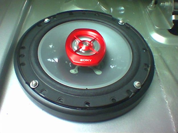 sony_xs_f1723_16-5cm_b